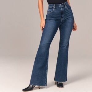 Abercrombie & Fitch Flare Jeans SHORT